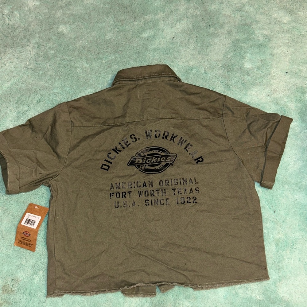 Dickies cropped button down (XS)